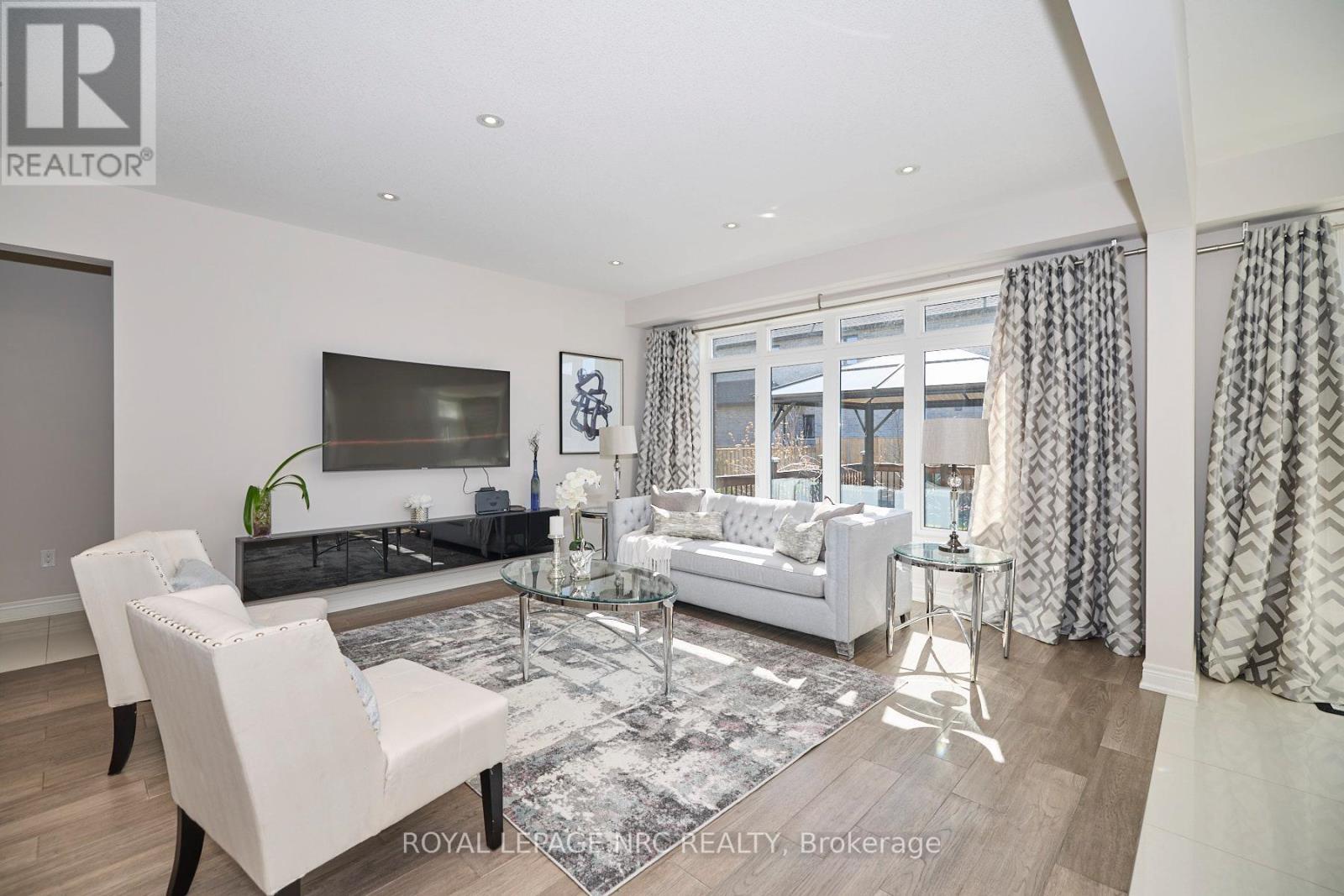 












9324 MADISON CRESCENT

,
Niagara Falls (Forestview),




Ontario
L2H0M3

