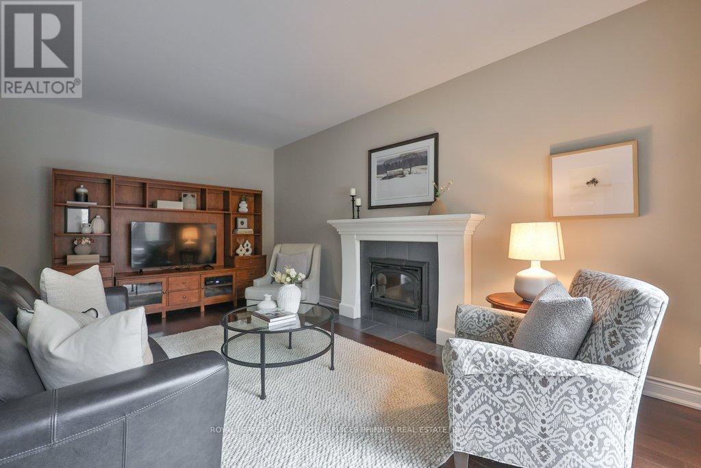 












1962 CALGARY COURT

,
Mississauga,




Ontario
L5H4J1

