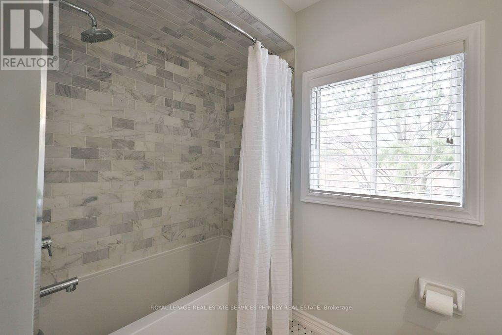 












1962 CALGARY COURT

,
Mississauga,




Ontario
L5H4J1

