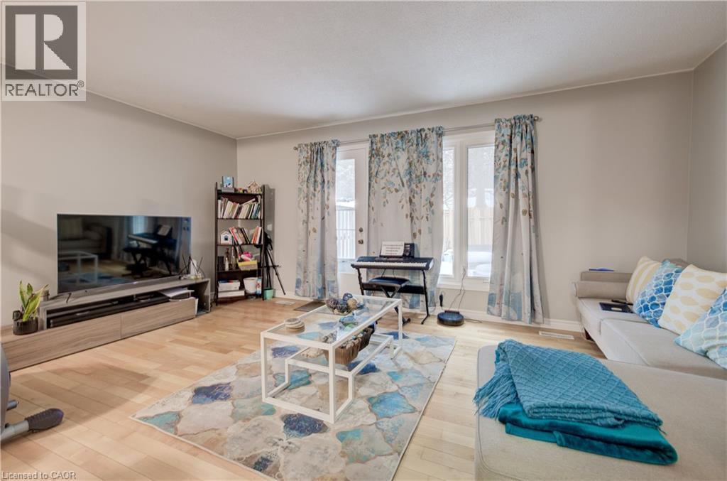 












206 GREEN VALLEY Drive Unit# 30

,
Kitchener,




Ontario
N2P1G9

