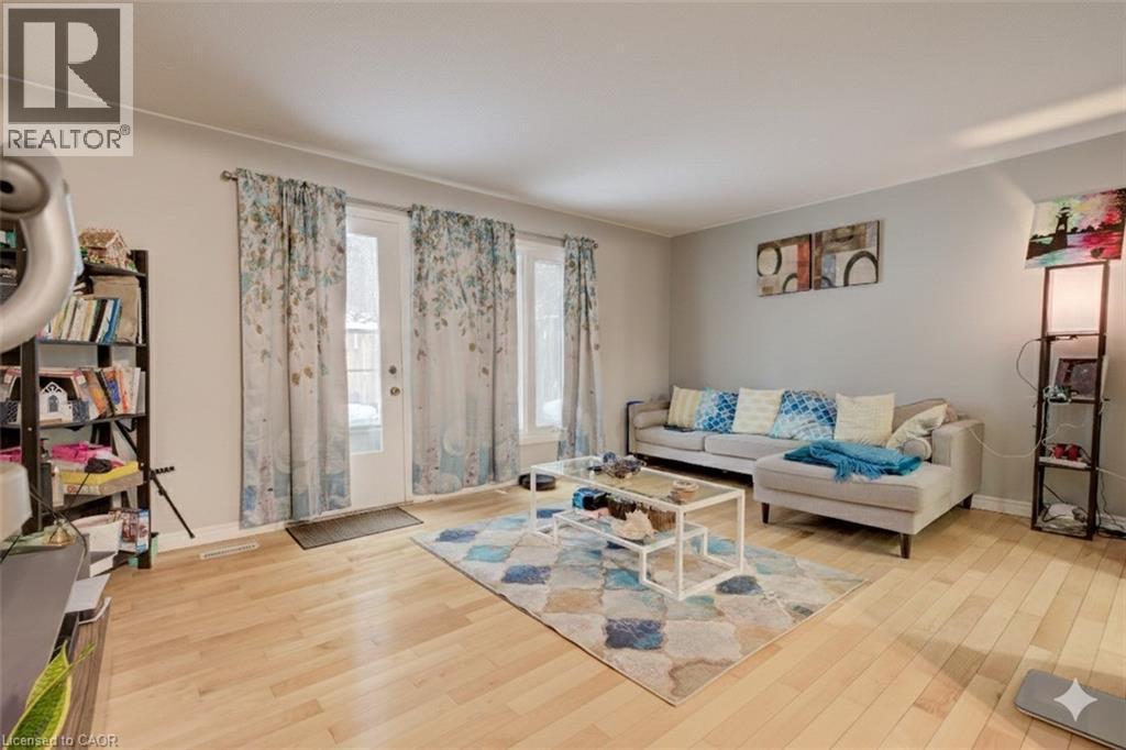 












206 GREEN VALLEY Drive Unit# 30

,
Kitchener,




Ontario
N2P1G9

