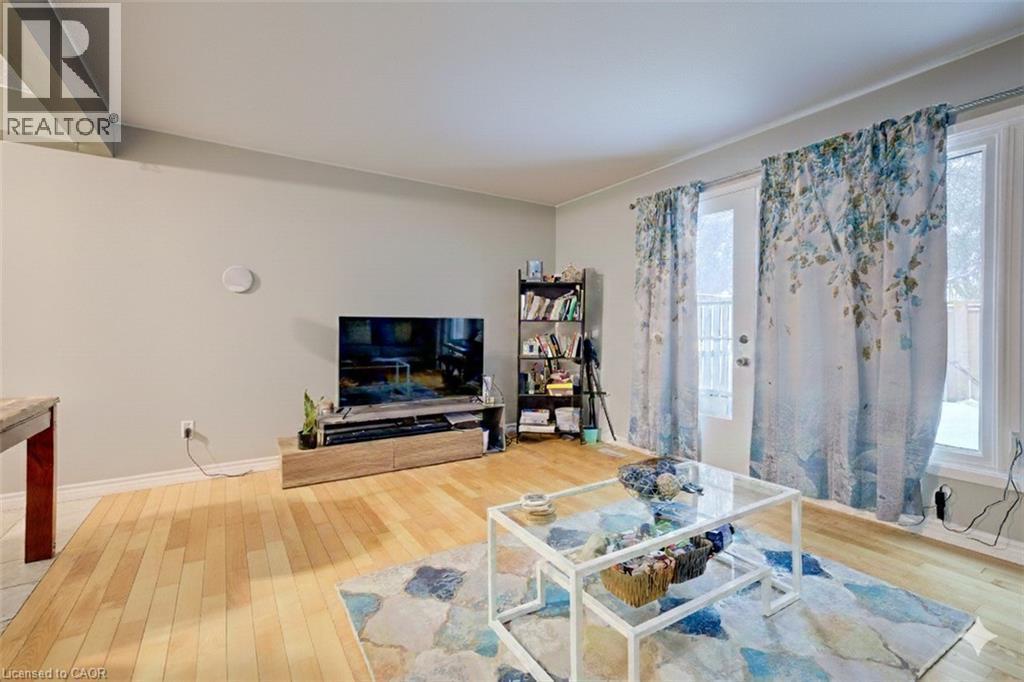 












206 GREEN VALLEY Drive Unit# 30

,
Kitchener,




Ontario
N2P1G9

