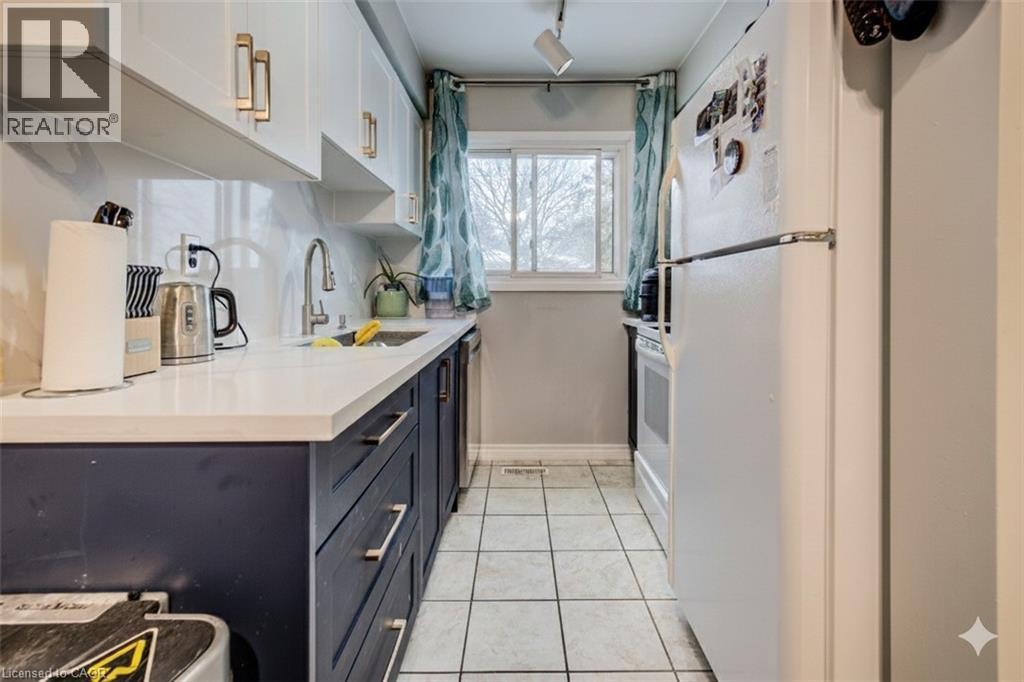 












206 GREEN VALLEY Drive Unit# 30

,
Kitchener,




Ontario
N2P1G9

