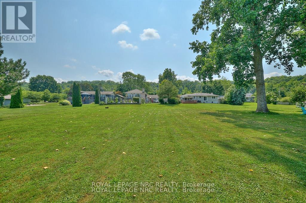 












1750 YORK ROAD

,
Niagara-on-the-Lake (Queenston),




Ontario
L0S1J0

