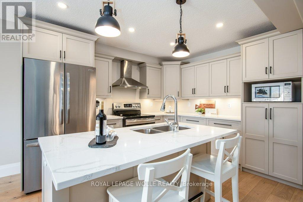 












95 PUGH STREET

,
Perth East,




Ontario
N0K1M0

