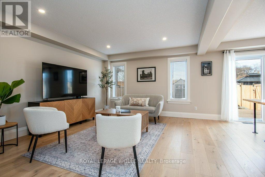 












95 PUGH STREET

,
Perth East,




Ontario
N0K1M0

