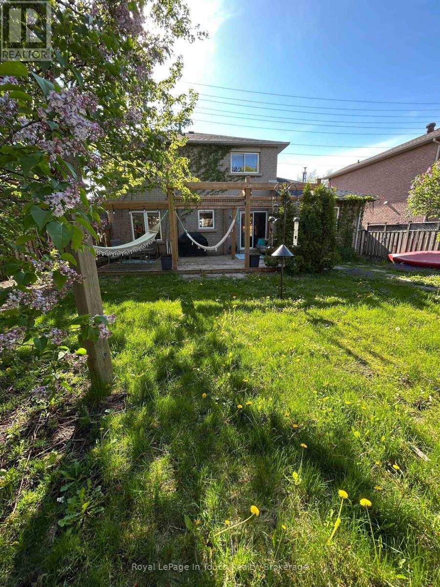 












153 FERNDALE DRIVE S

,
Barrie (Ardagh),




Ontario
L4N6X9

