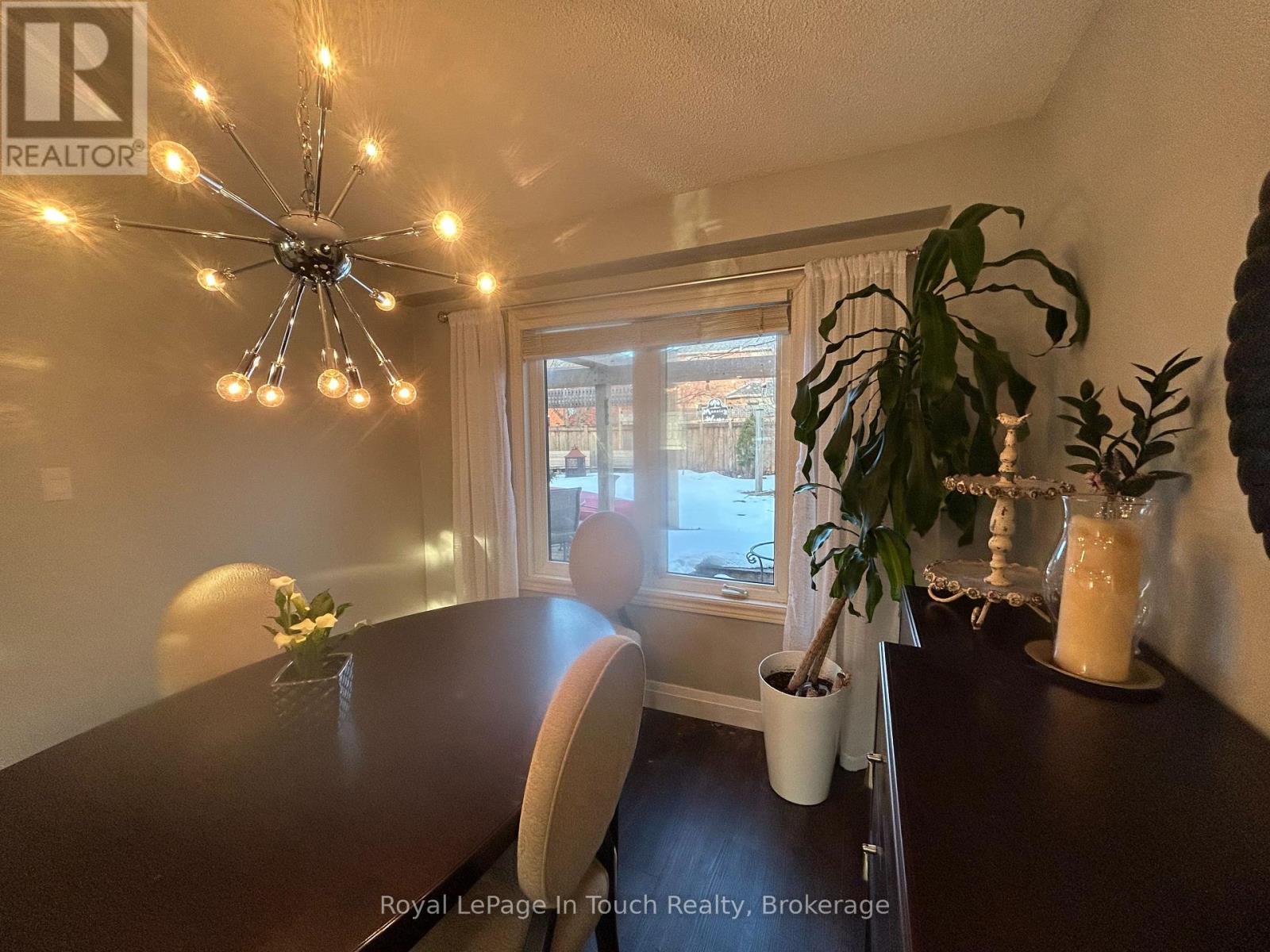 












153 FERNDALE DRIVE S

,
Barrie (Ardagh),




Ontario
L4N6X9

