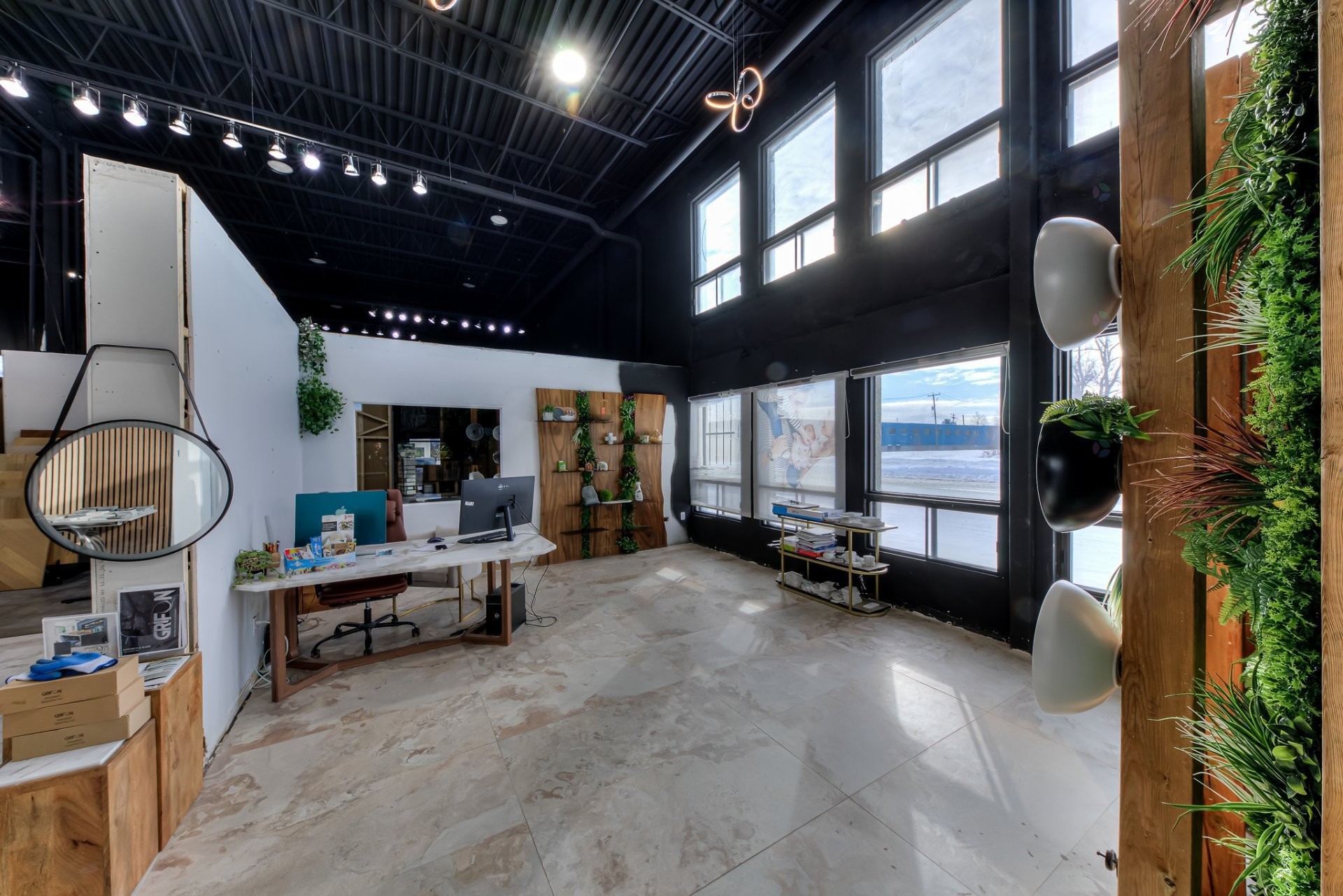 









2473

 - 2475


Rue Guénette

,
Montréal (Saint-Laurent),




QC
H4R2E9

