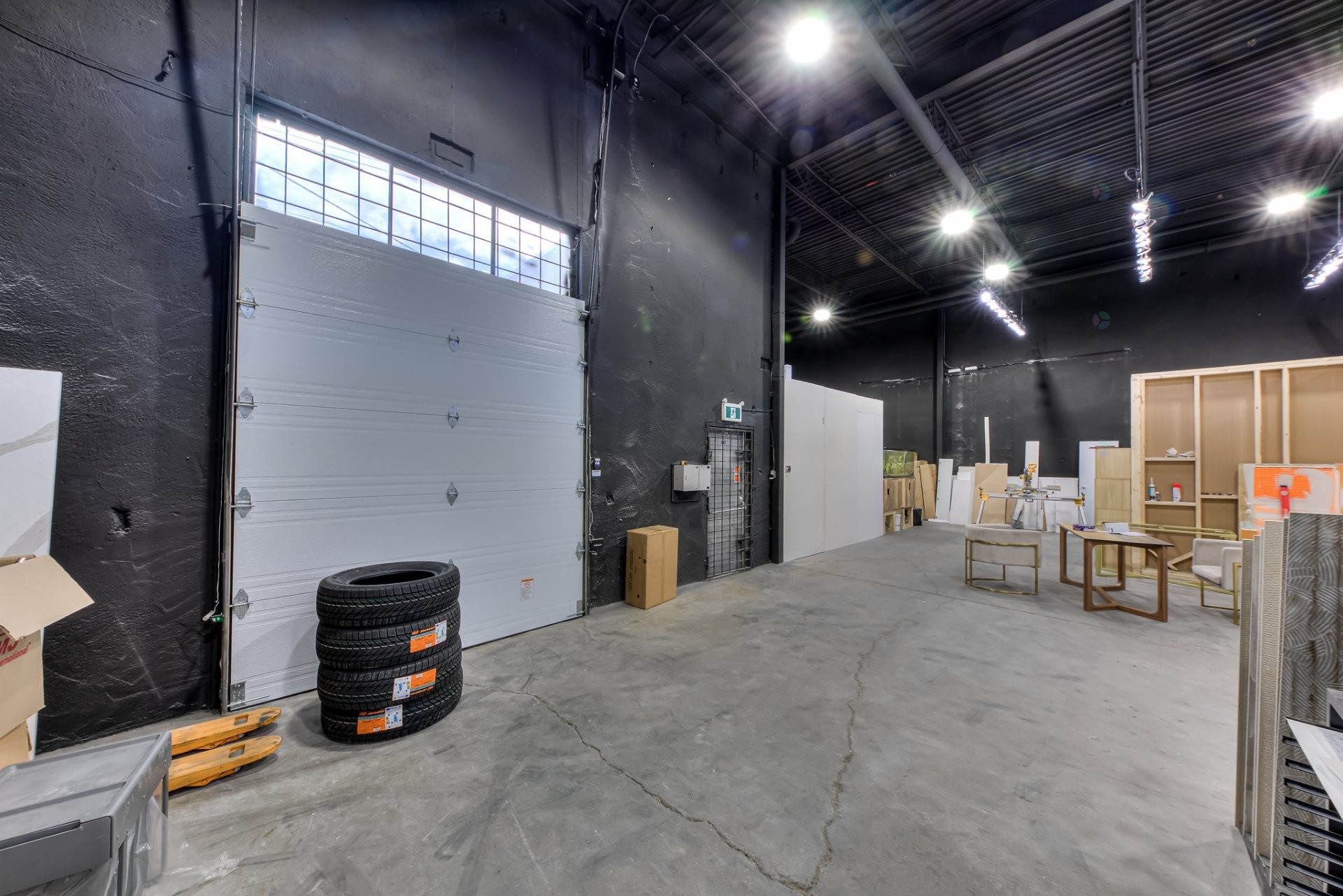 









2473

 - 2475


Rue Guénette

,
Montréal (Saint-Laurent),




QC
H4R2E9

