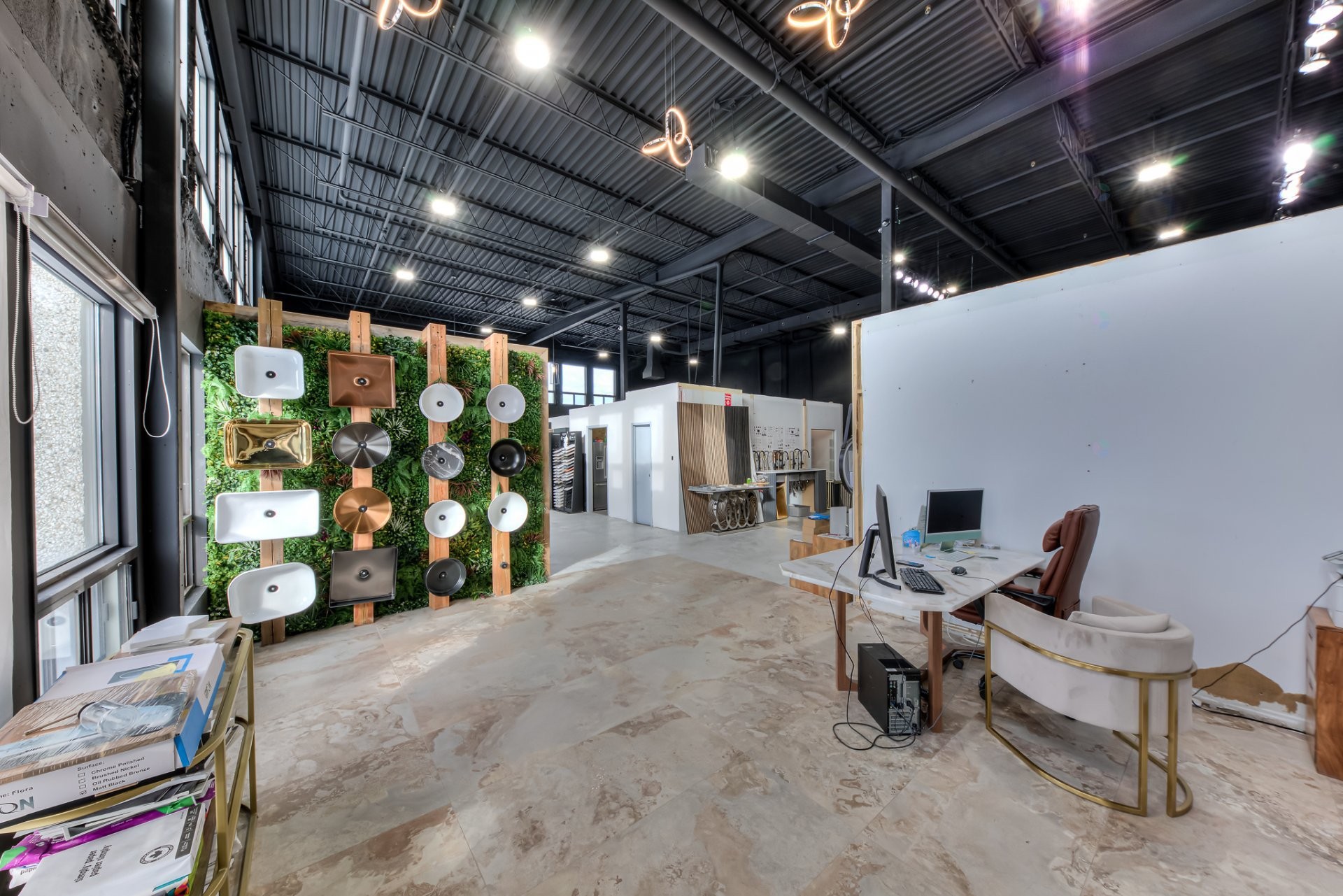 









2473

 - 2475


Rue Guénette

,
Montréal (Saint-Laurent),




QC
H4R2E9

