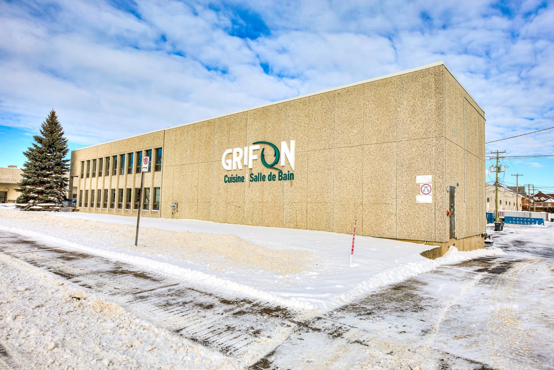 









2473

 - 2475


Rue Guénette

,
Montréal (Saint-Laurent),




QC
H4R2E9

