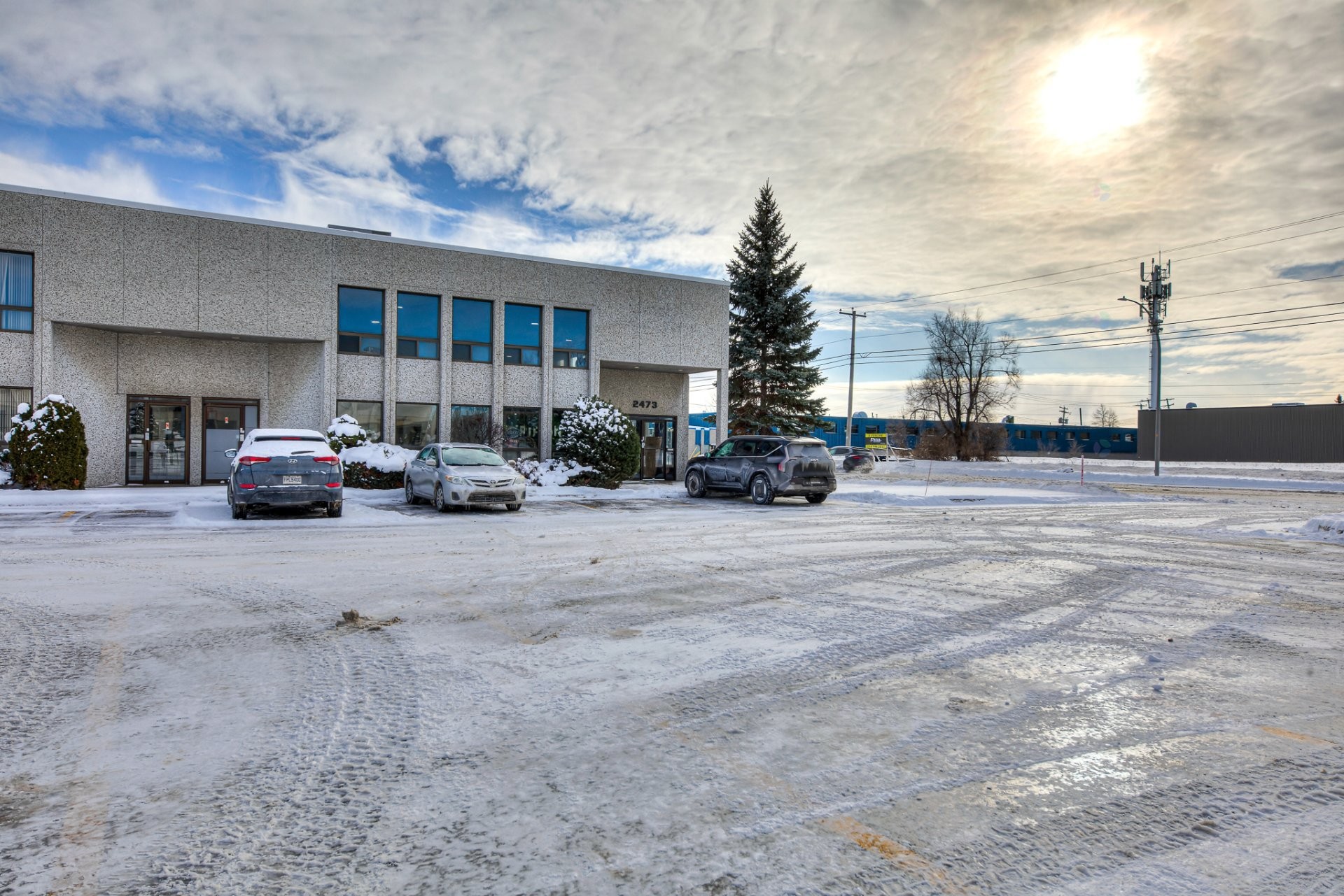 









2473

 - 2475


Rue Guénette

,
Montréal (Saint-Laurent),




QC
H4R2E9

