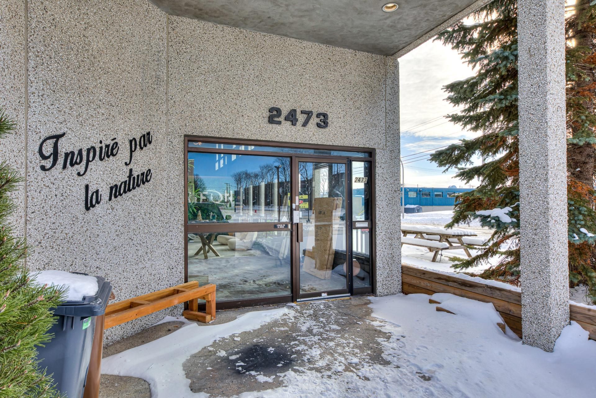 









2473

 - 2475


Rue Guénette

,
Montréal (Saint-Laurent),




QC
H4R2E9

