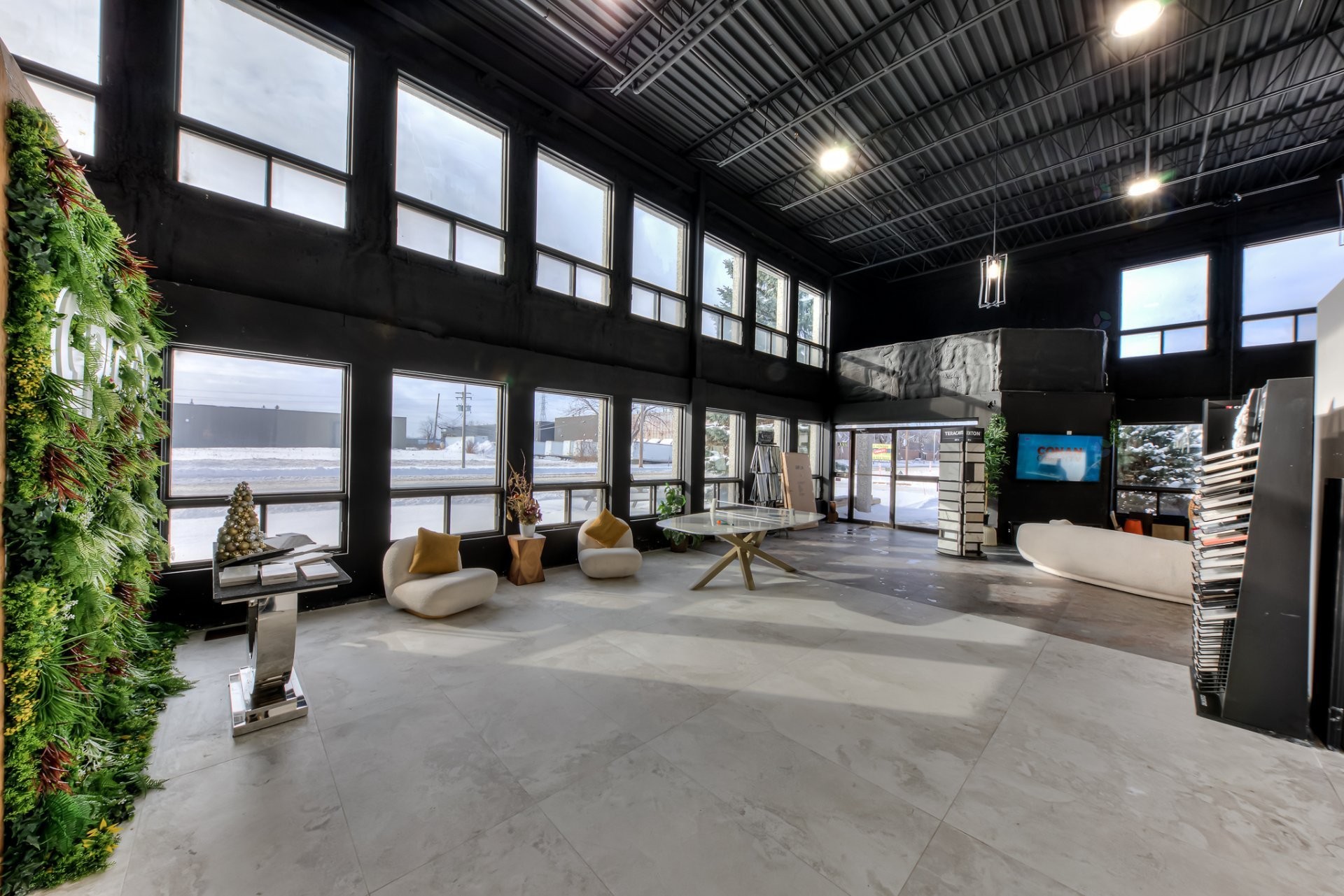 









2473

 - 2475


Rue Guénette

,
Montréal (Saint-Laurent),




QC
H4R2E9

