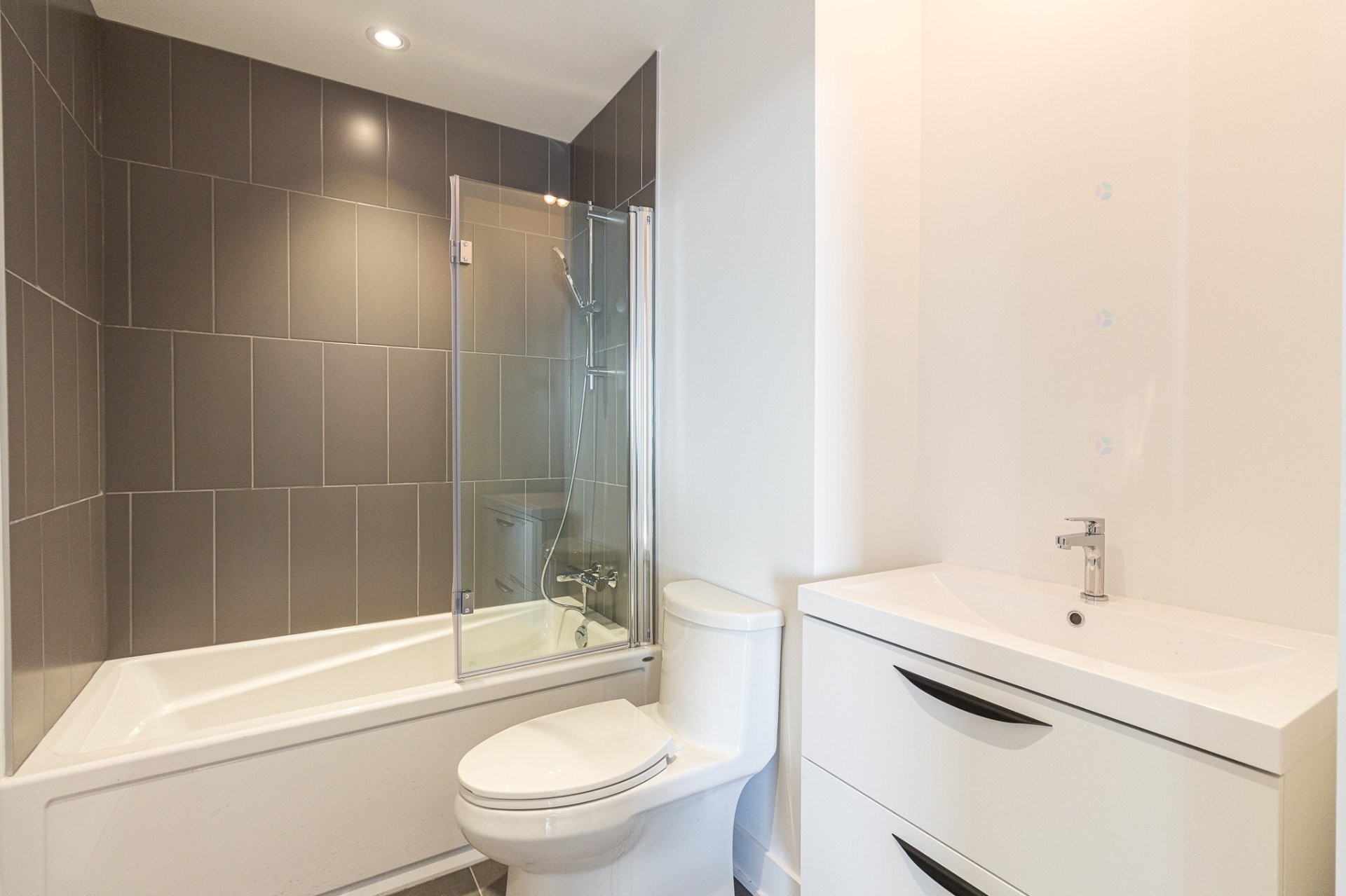 









7227


Boul. Newman

, 824,
Montréal (LaSalle),




QC
H8N0N7

