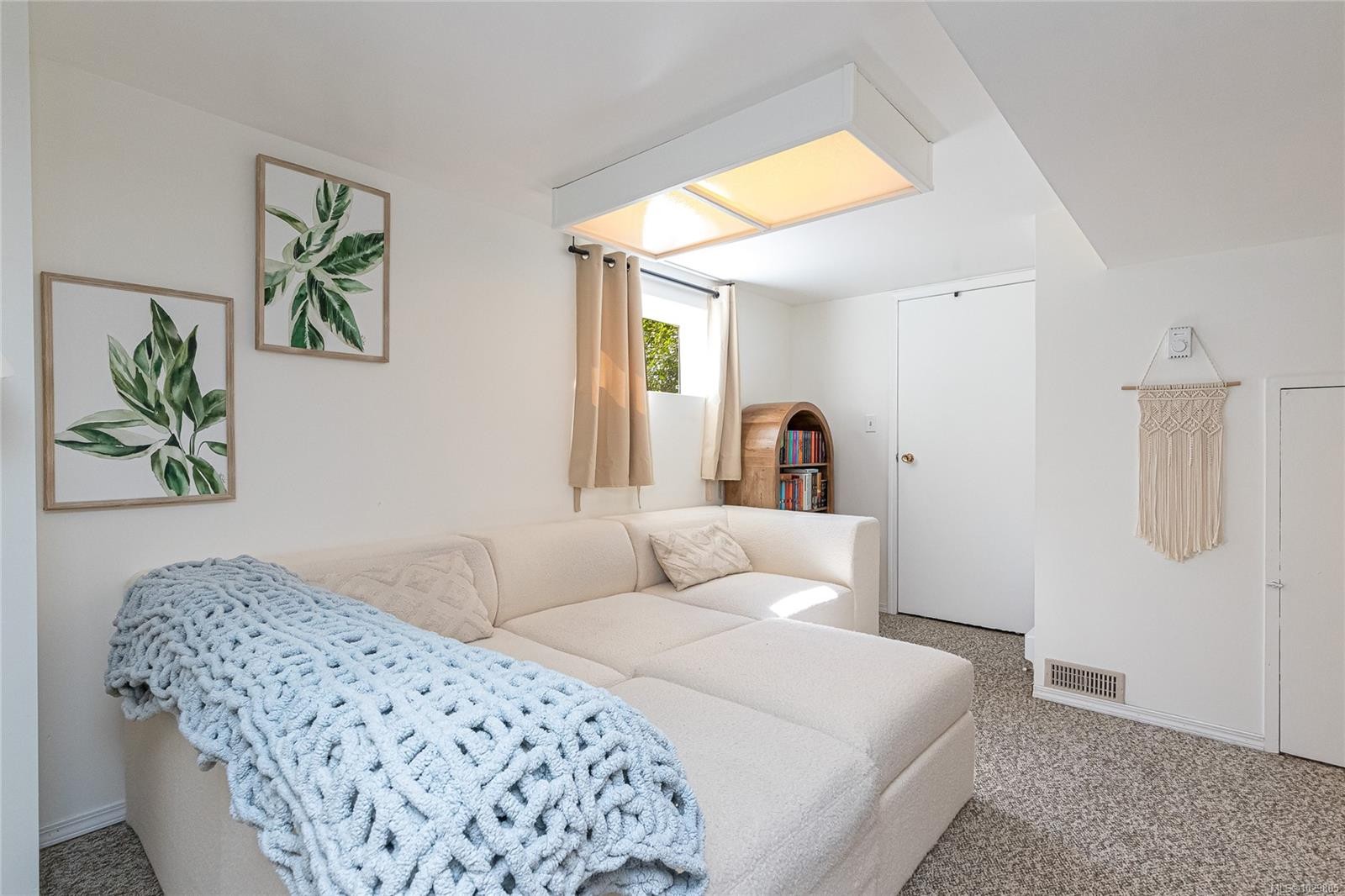 









3334


Acemink

Rd,
Colwood,




BC
V9C 2J6

