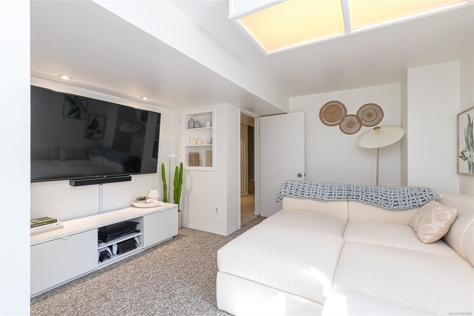 









3334


Acemink

Rd,
Colwood,




BC
V9C 2J6

