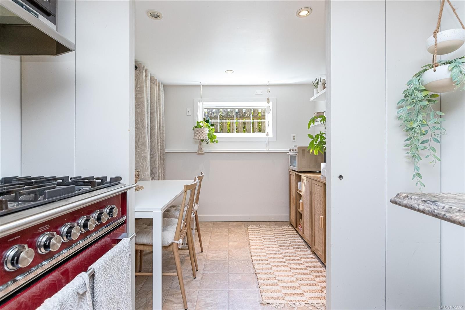 









3334


Acemink

Rd,
Colwood,




BC
V9C 2J6

