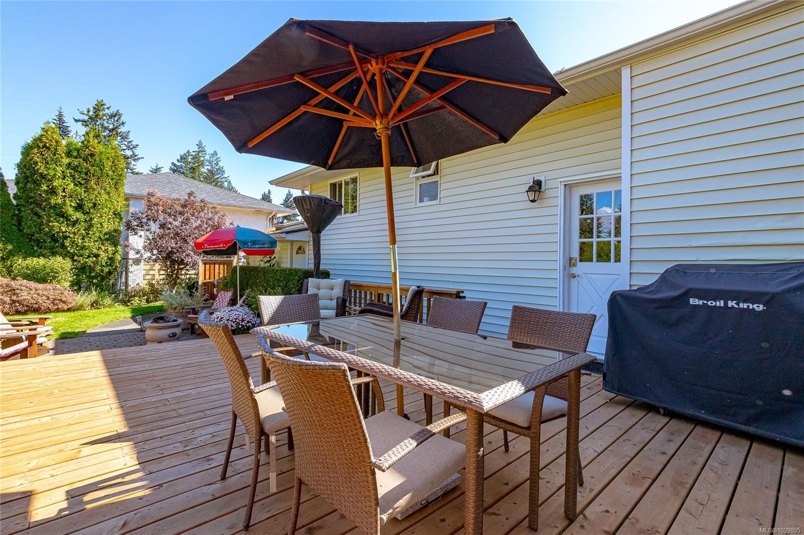 









3334


Acemink

Rd,
Colwood,




BC
V9C 2J6

