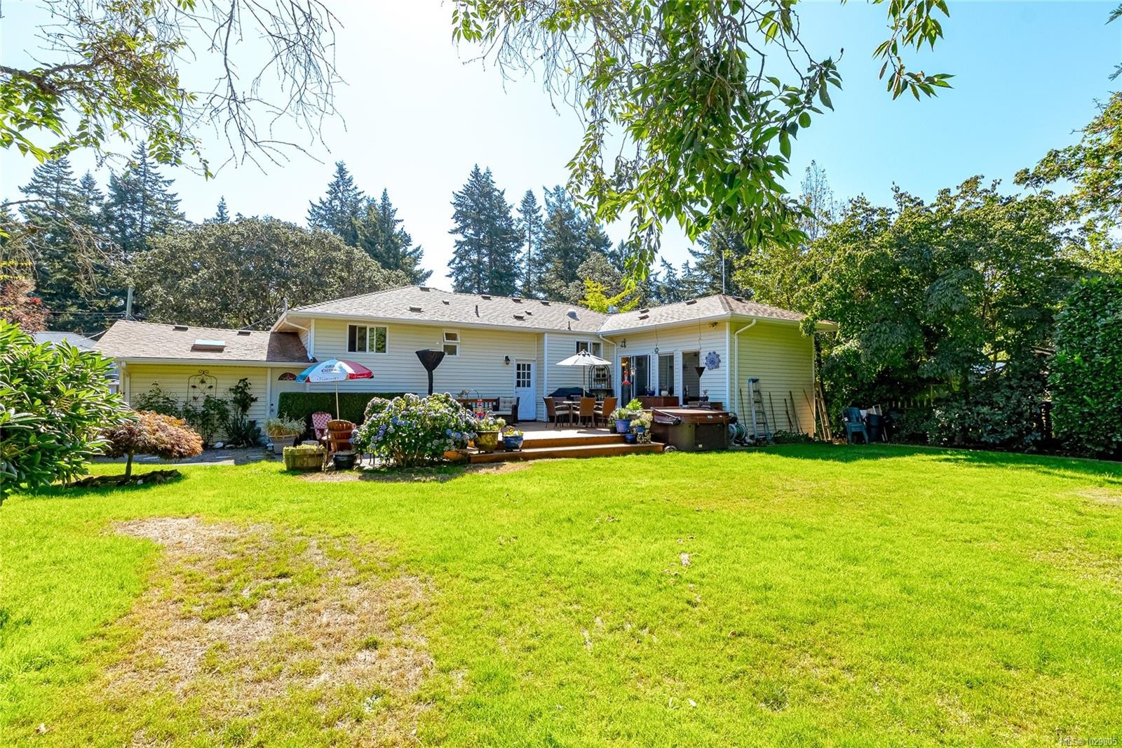 









3334


Acemink

Rd,
Colwood,




BC
V9C 2J6

