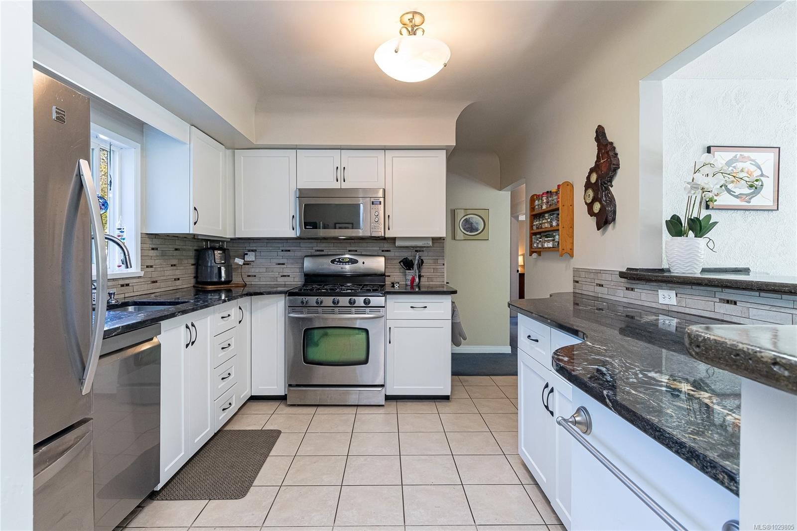 









3334


Acemink

Rd,
Colwood,




BC
V9C 2J6

