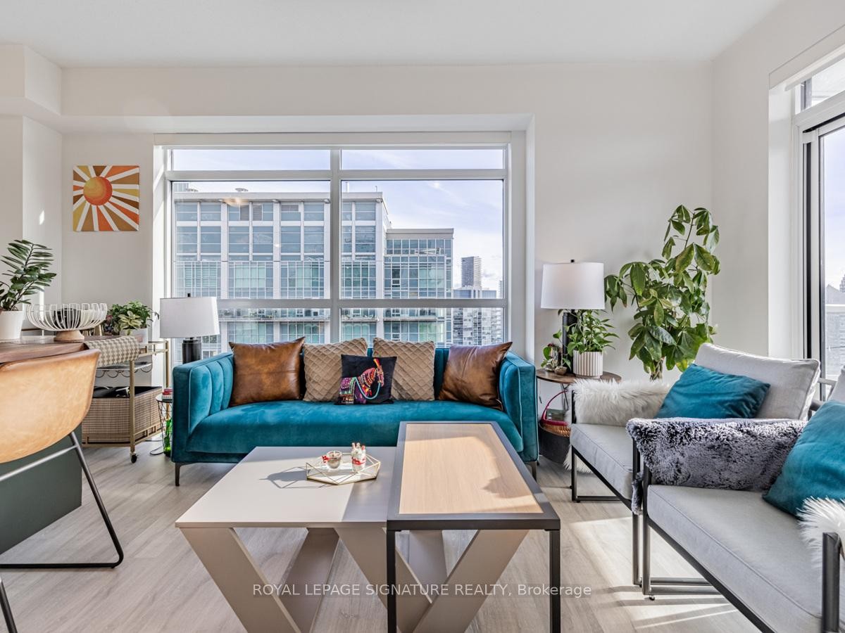 









251


Manitoba

Street, 2704,
Toronto,




ON
M8Y 0C7

