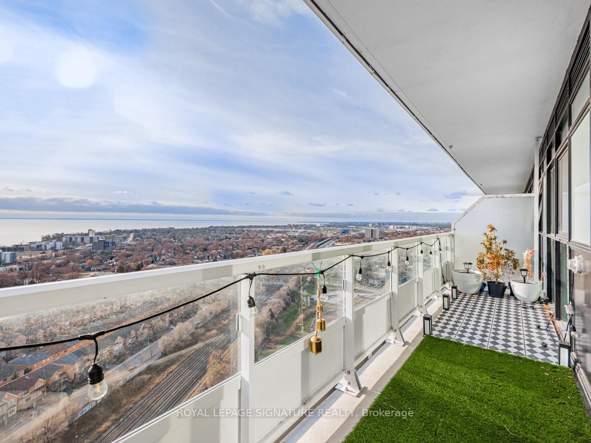 









251


Manitoba

Street, 2704,
Toronto,




ON
M8Y 0C7

