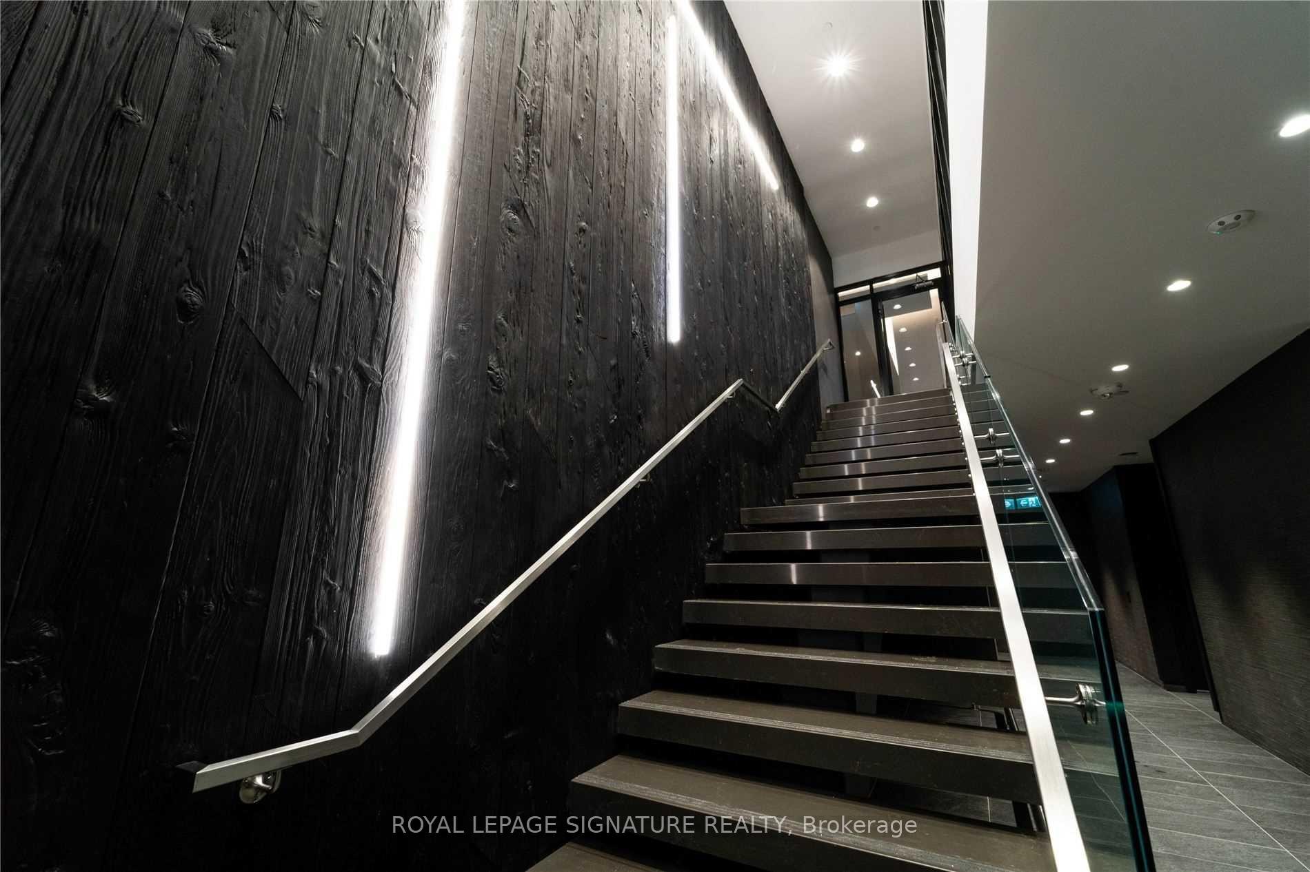 









251


Manitoba

Street, 2704,
Toronto,




ON
M8Y 0C7

