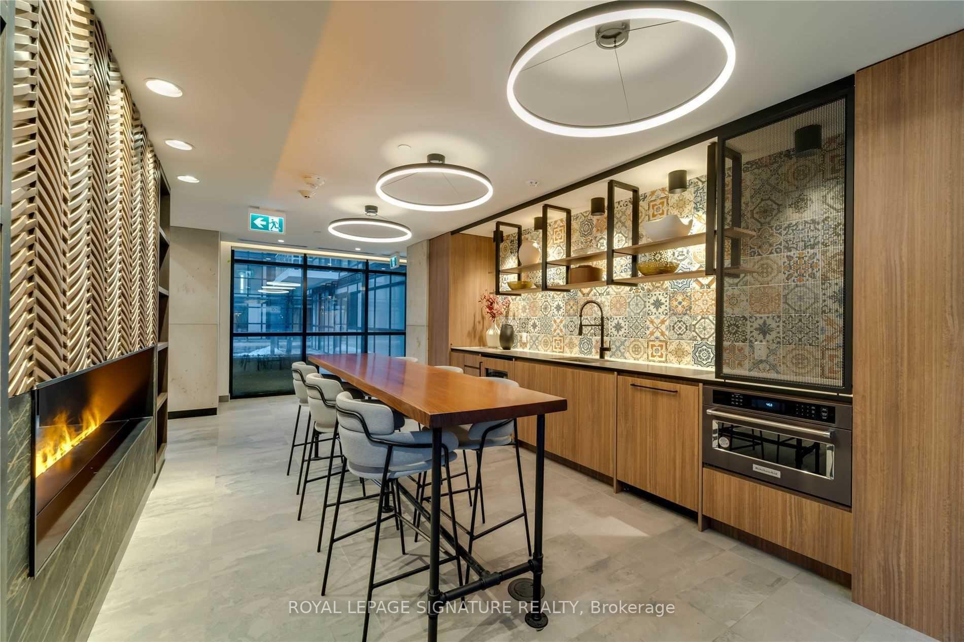 









251


Manitoba

Street, 2704,
Toronto,




ON
M8Y 0C7

