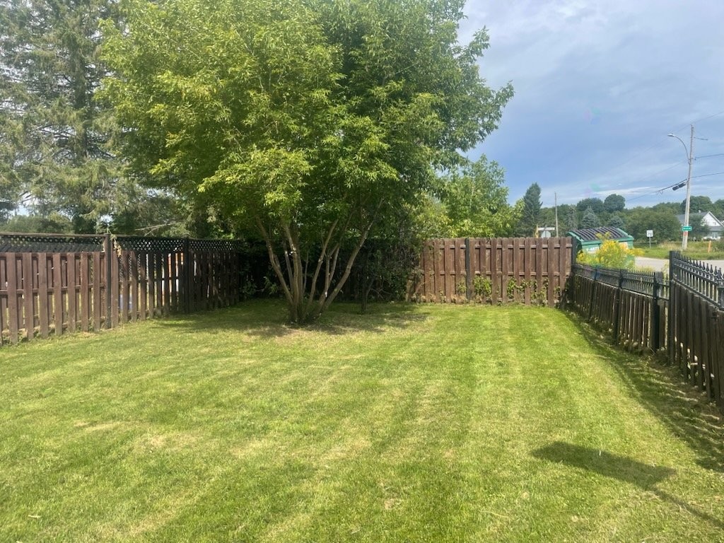 









5901


1er rang Ste-Cécile

,
Saint-Félix-de-Valois,




QC
J0K2M0

