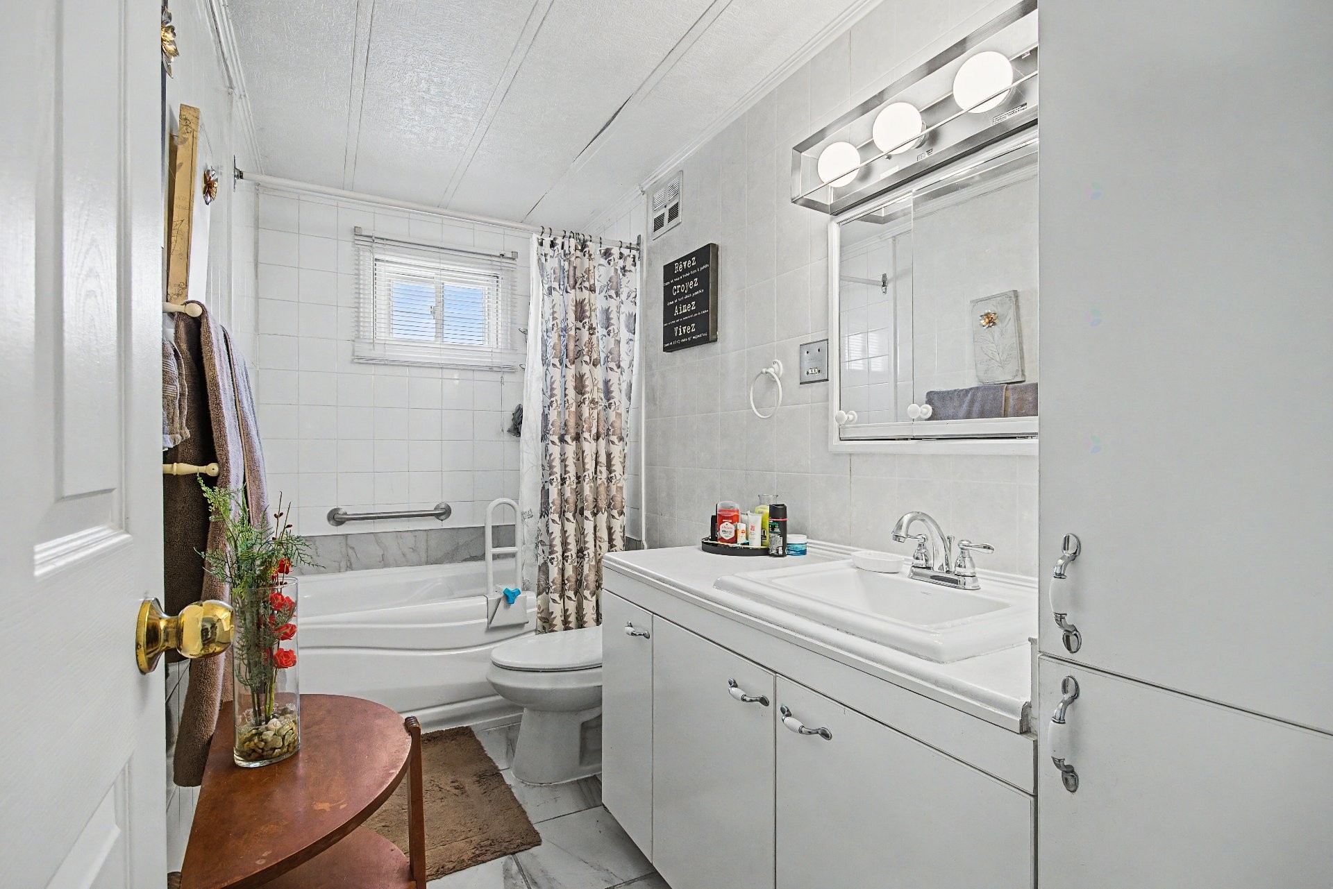 









3950


Boul. Sir-Wilfrid-Laurier

, 255,
Longueuil (Saint-Hubert),




QC
J3Y5Y9

