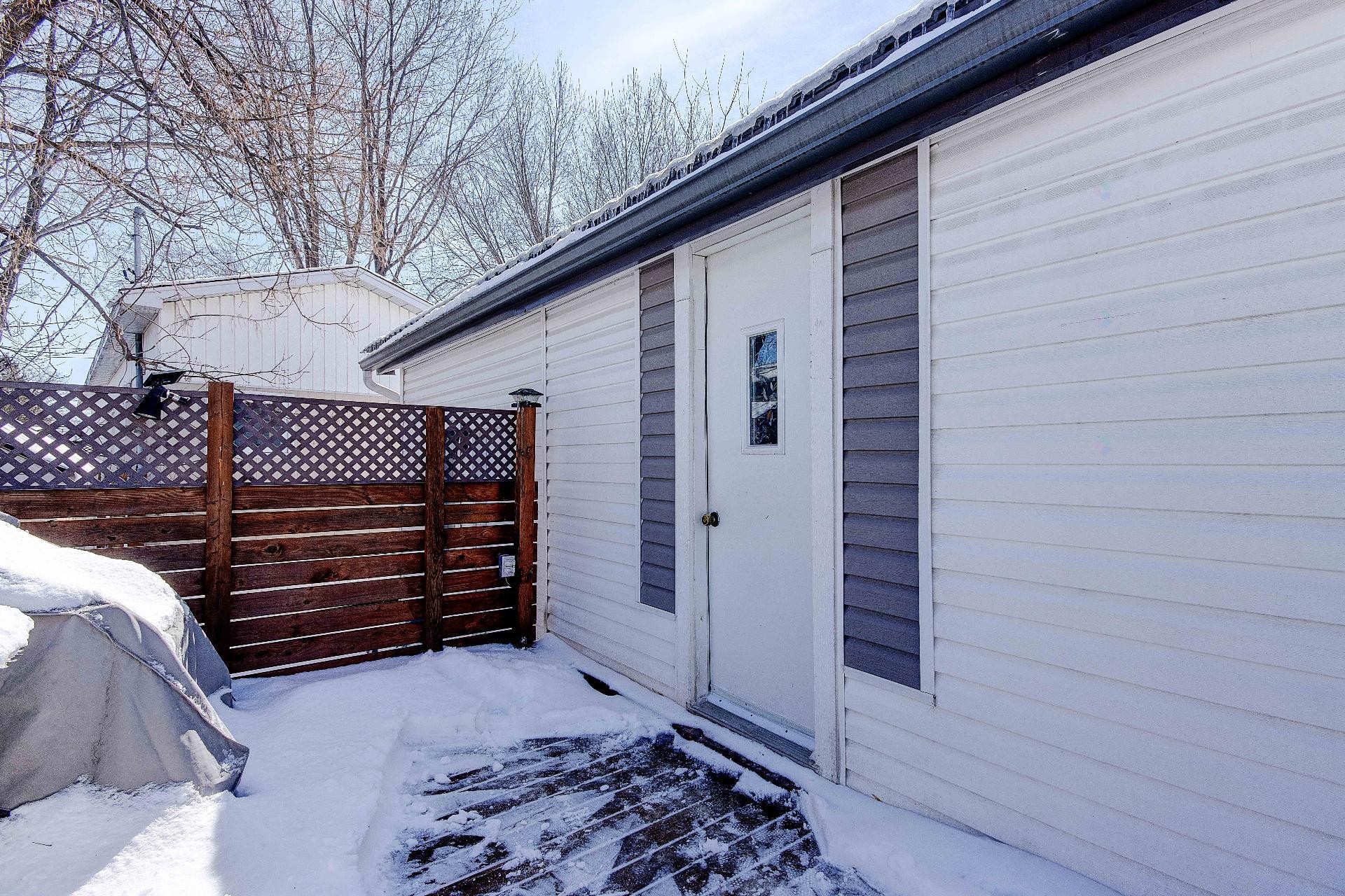 









3950


Boul. Sir-Wilfrid-Laurier

, 255,
Longueuil (Saint-Hubert),




QC
J3Y5Y9

