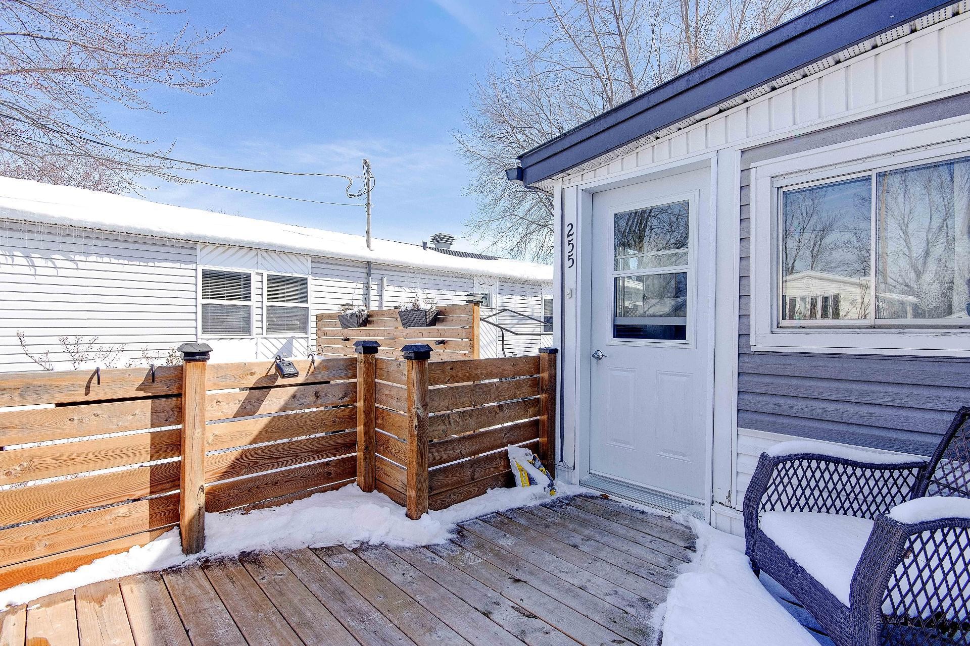 









3950


Boul. Sir-Wilfrid-Laurier

, 255,
Longueuil (Saint-Hubert),




QC
J3Y5Y9

