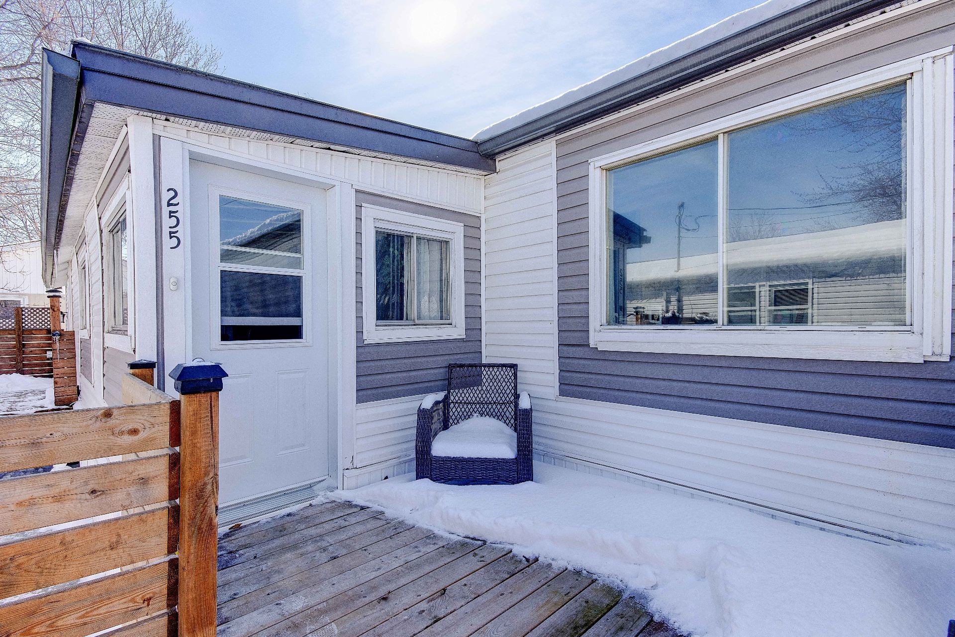 









3950


Boul. Sir-Wilfrid-Laurier

, 255,
Longueuil (Saint-Hubert),




QC
J3Y5Y9

