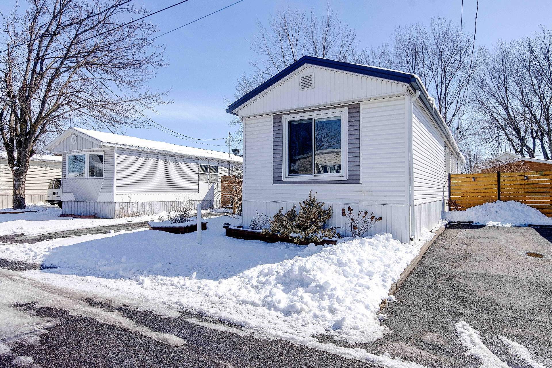 









3950


Boul. Sir-Wilfrid-Laurier

, 255,
Longueuil (Saint-Hubert),




QC
J3Y5Y9

