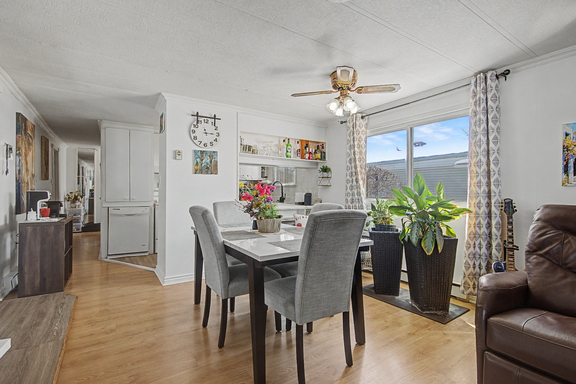 









3950


Boul. Sir-Wilfrid-Laurier

, 255,
Longueuil (Saint-Hubert),




QC
J3Y5Y9

