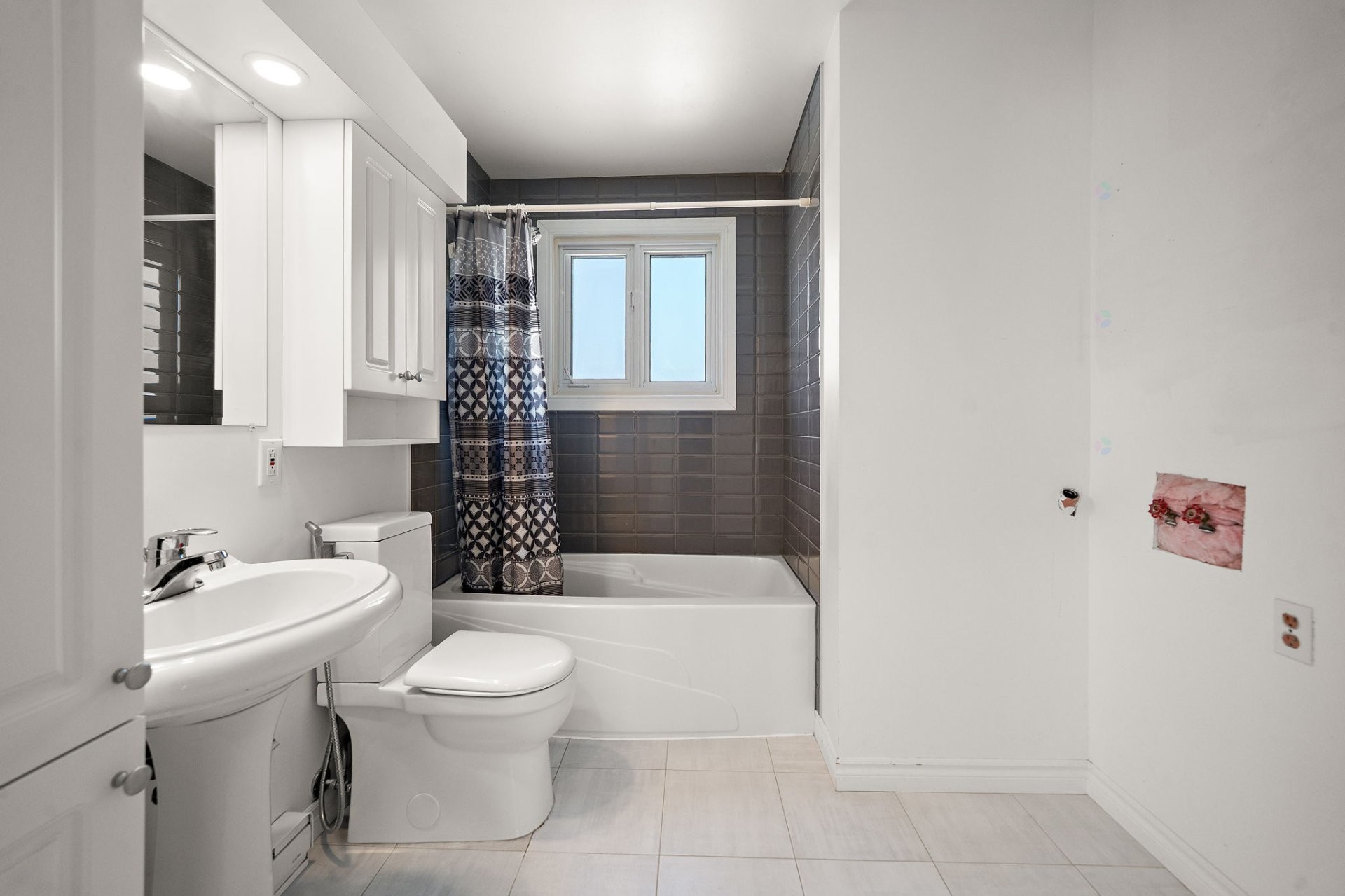 









3369


Rue Charlotte

,
Laval (Fabreville),




QC
H7P1G4

