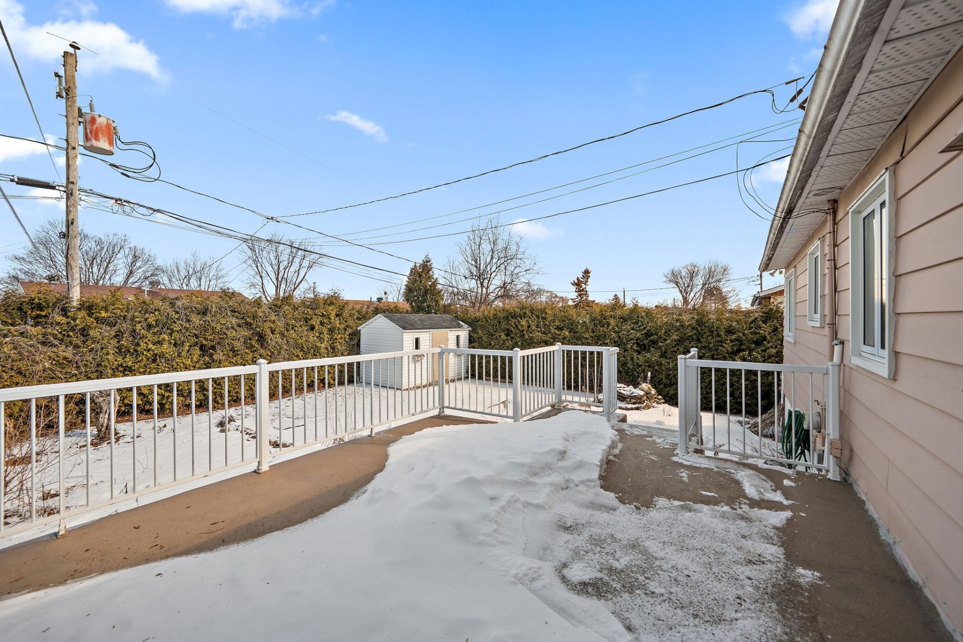 









3369


Rue Charlotte

,
Laval (Fabreville),




QC
H7P1G4

