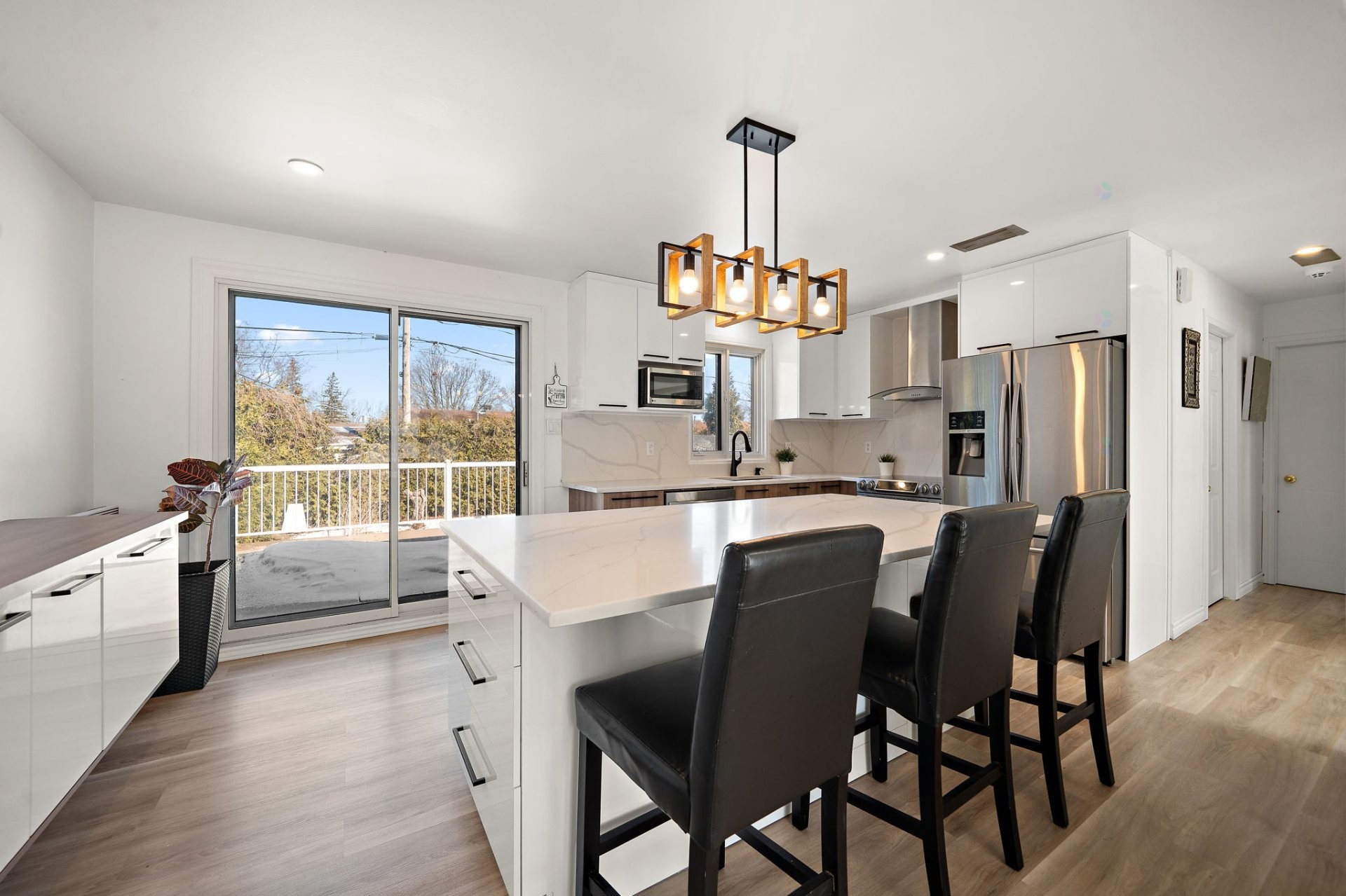 









3369


Rue Charlotte

,
Laval (Fabreville),




QC
H7P1G4

