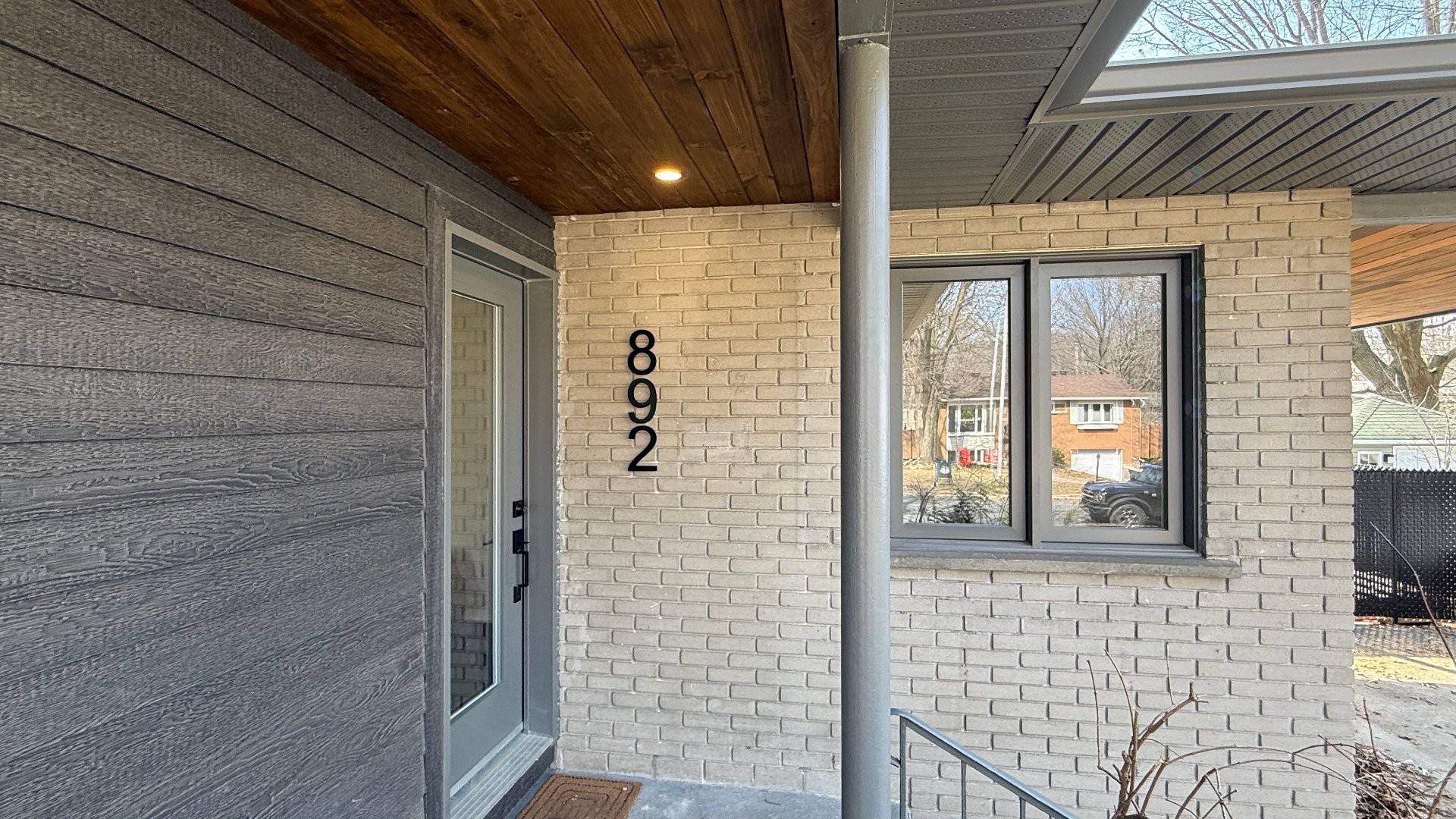 









892


Rue Nicolet

,
Longueuil (Le Vieux-Longueuil),




QC
J4J4T4

