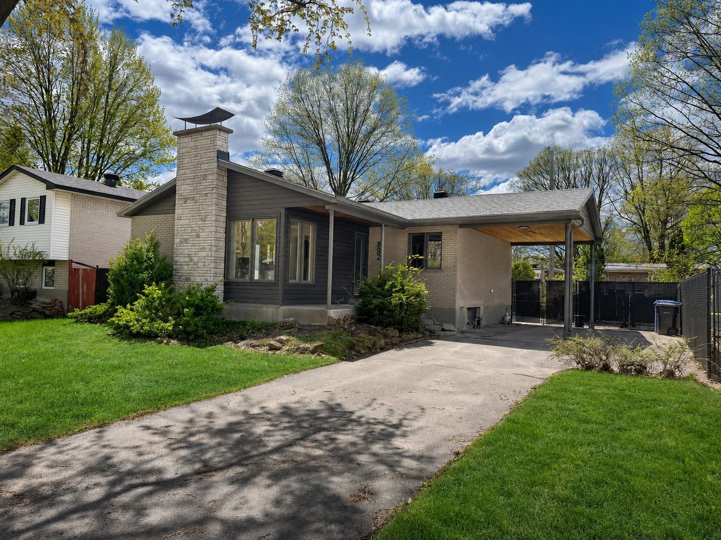 









892


Rue Nicolet

,
Longueuil (Le Vieux-Longueuil),




QC
J4J4T4

