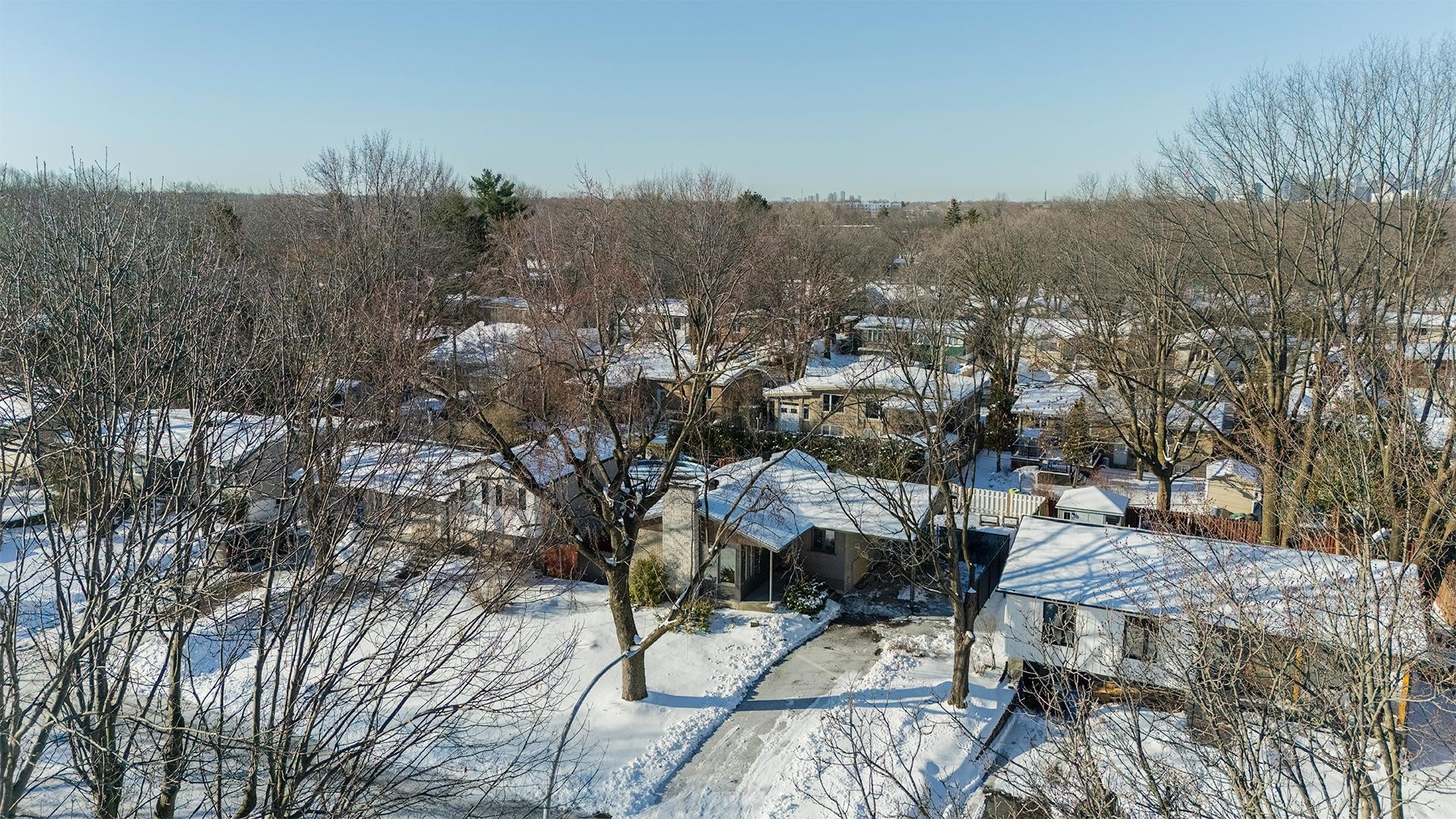 









892


Rue Nicolet

,
Longueuil (Le Vieux-Longueuil),




QC
J4J4T4

