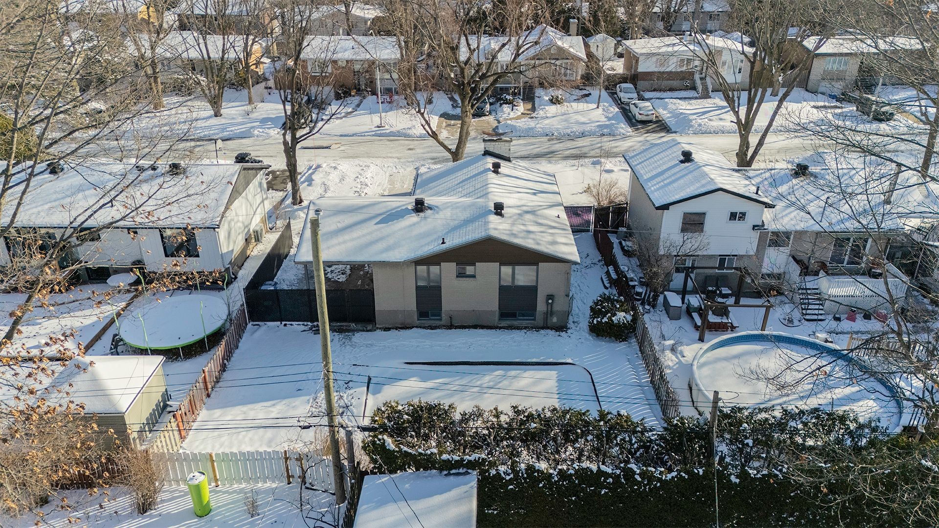 









892


Rue Nicolet

,
Longueuil (Le Vieux-Longueuil),




QC
J4J4T4


