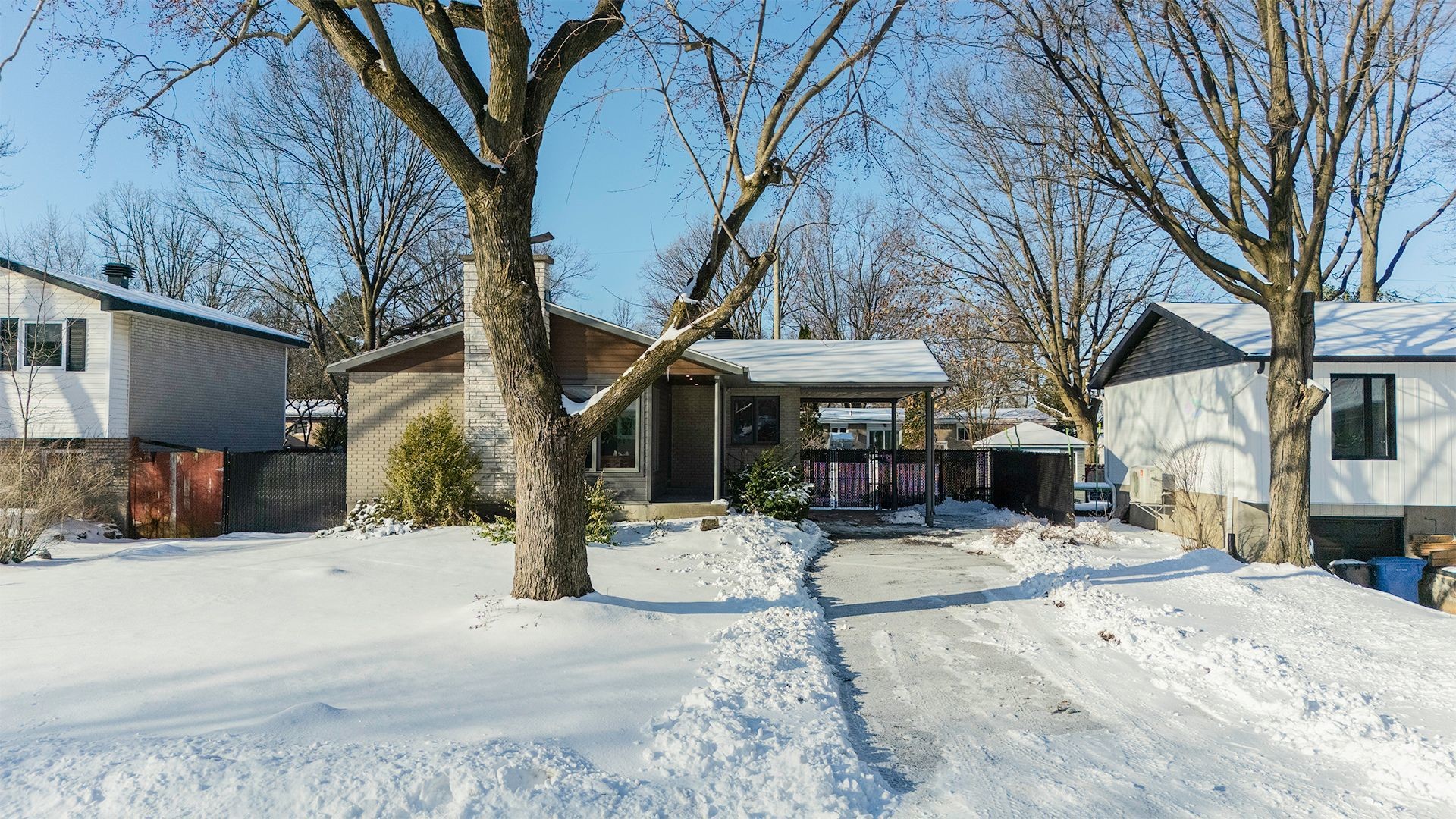 









892


Rue Nicolet

,
Longueuil (Le Vieux-Longueuil),




QC
J4J4T4

