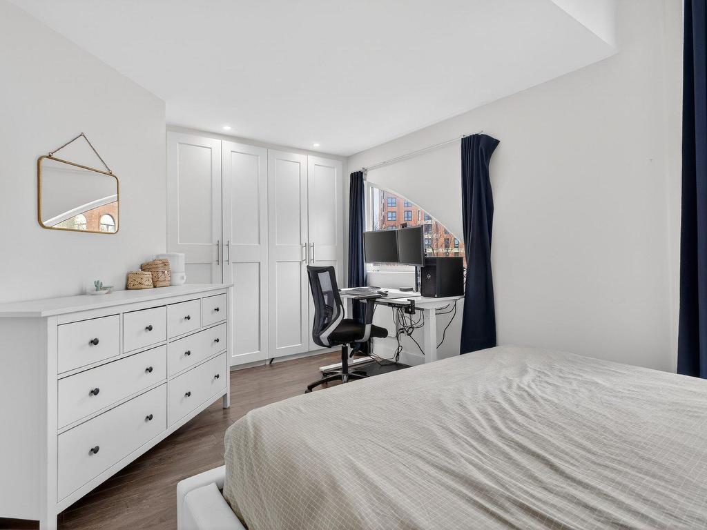 









757


Ch. Marie-Le Ber

,
Verdun/Île-des-Soers (Montréal),




QC
H3E1S8

