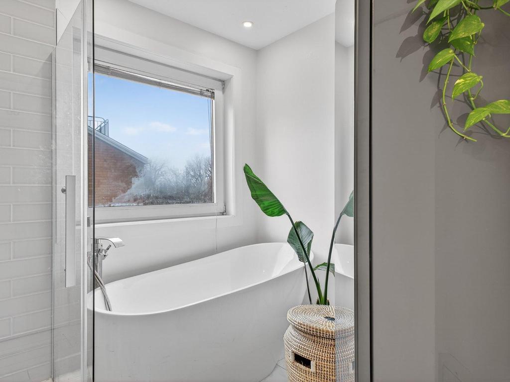 









757


Ch. Marie-Le Ber

,
Verdun/Île-des-Soers (Montréal),




QC
H3E1S8

