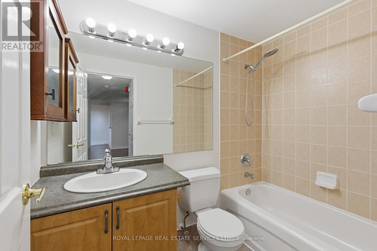 












904 - 6720 GLEN ERIN DRIVE

,
Mississauga,




Ontario
L5N3K8

