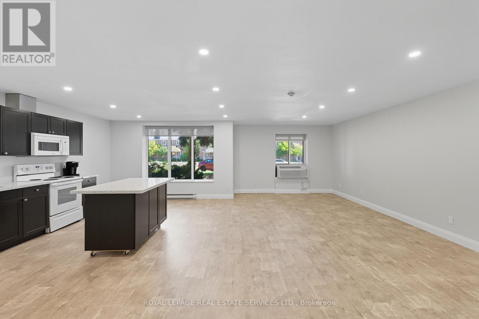 












904 - 6720 GLEN ERIN DRIVE

,
Mississauga,




Ontario
L5N3K8

