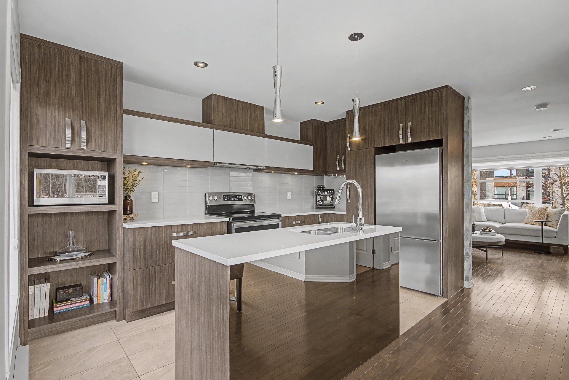 









1007


Rue des Samares

,
Longueuil (Le Vieux-Longueuil),




QC
J4M0A8

